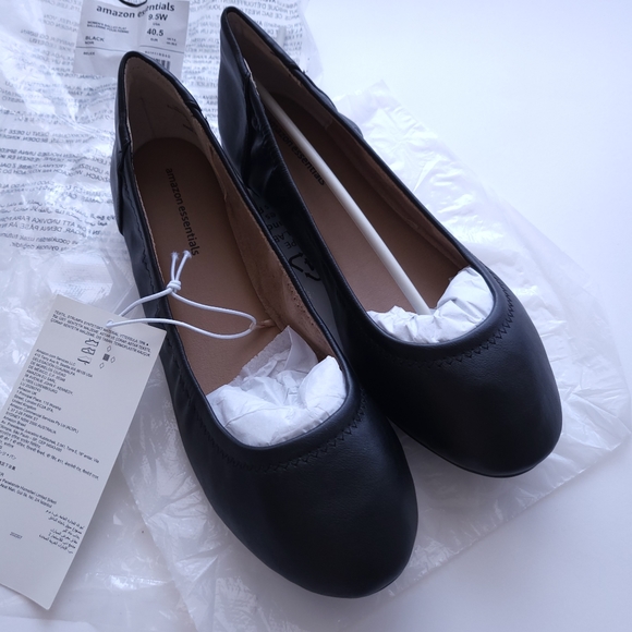 Shoes - NWT Amazon Essentials Women's Ballet Flat